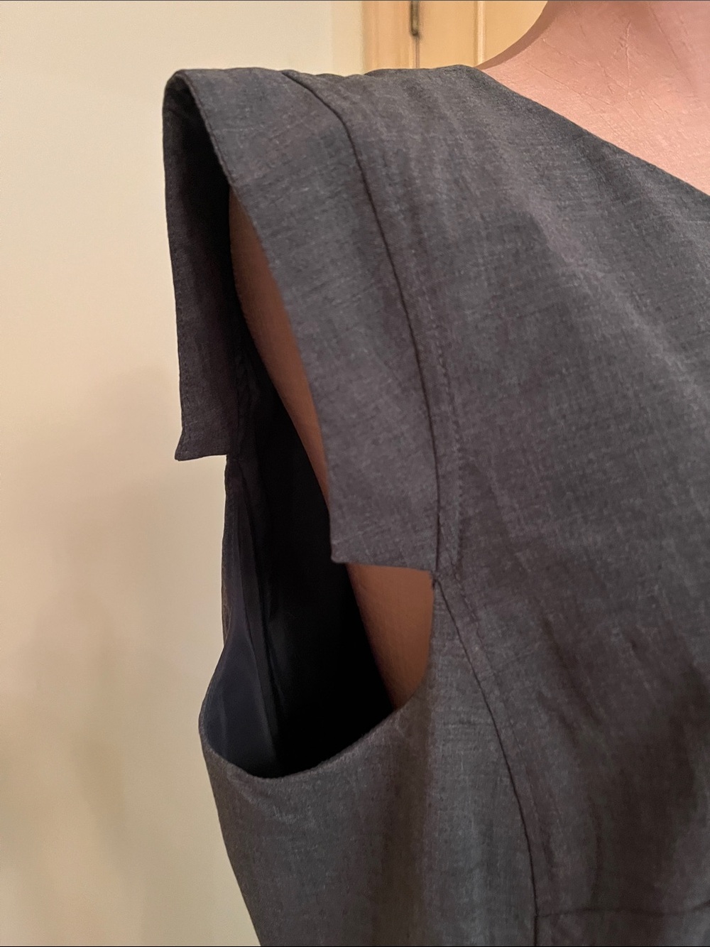 J. CREW "Resume" Career Classic Italian Stretch Wool Charcoal Gray Sheath SZ 18 - Picture 7 of 16
